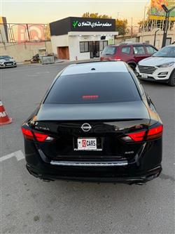 نيسان ألتيما